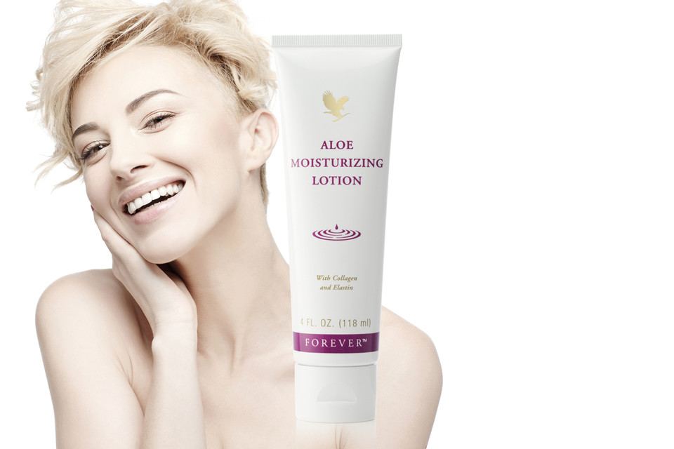 Aloe-20Moisturizing-20Lotion_00063_ce_1400x933