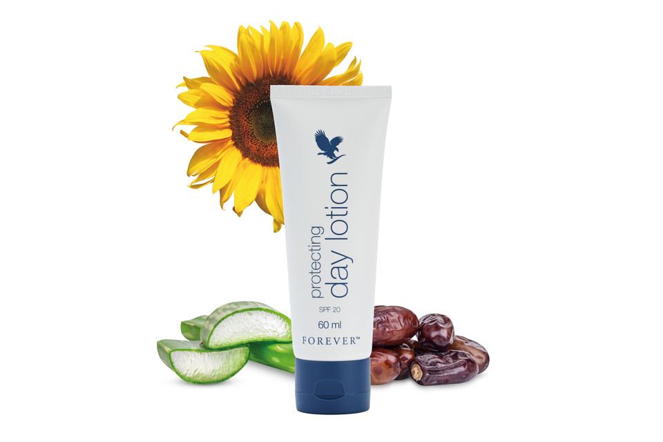 Protecting-Day-Lotion_00645_ce_1400x933-2